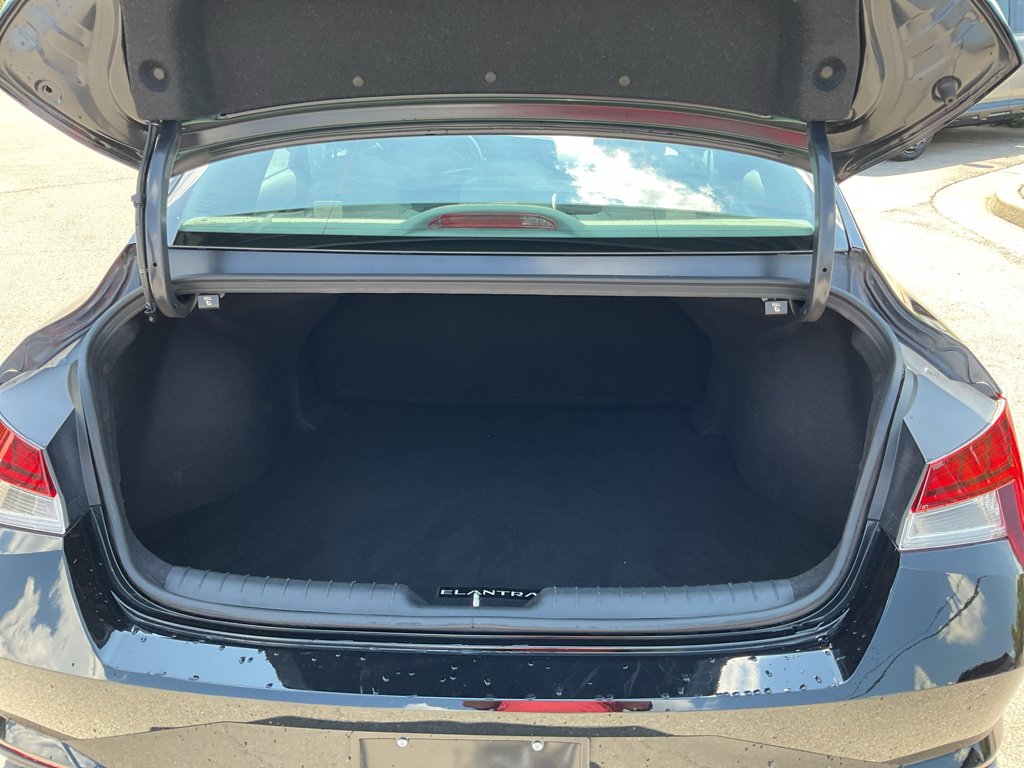 Used 2023 Onyx Black Hyundai Blue image 15