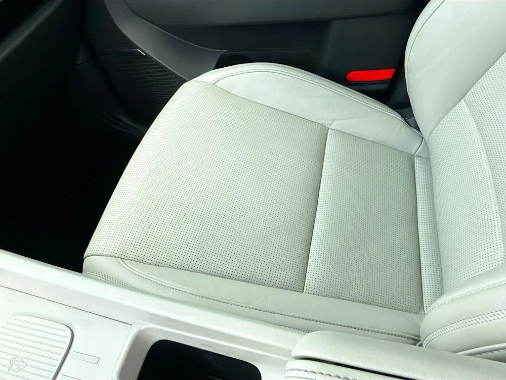 Used 2025 Gray Hyundai Calligraphy image 22