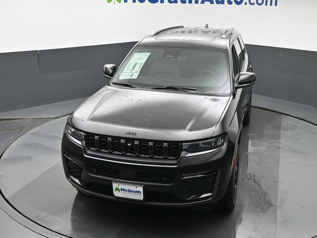 New 2026 Diamond Black Crystal Pearl-Coat Exterior Paint Jeep Limited Reserve image 27