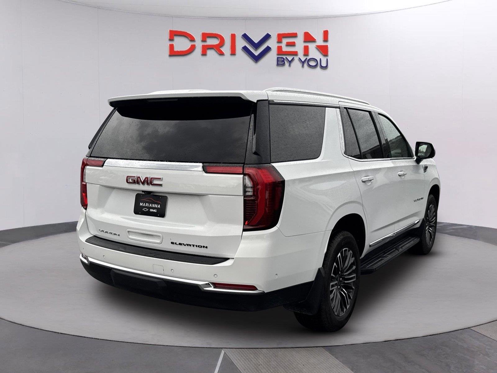 Used 2025 Summit White GMC Elevation image 4