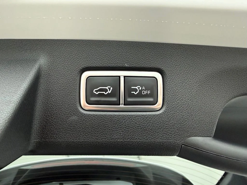 Used 2025 White Kia EX image 12