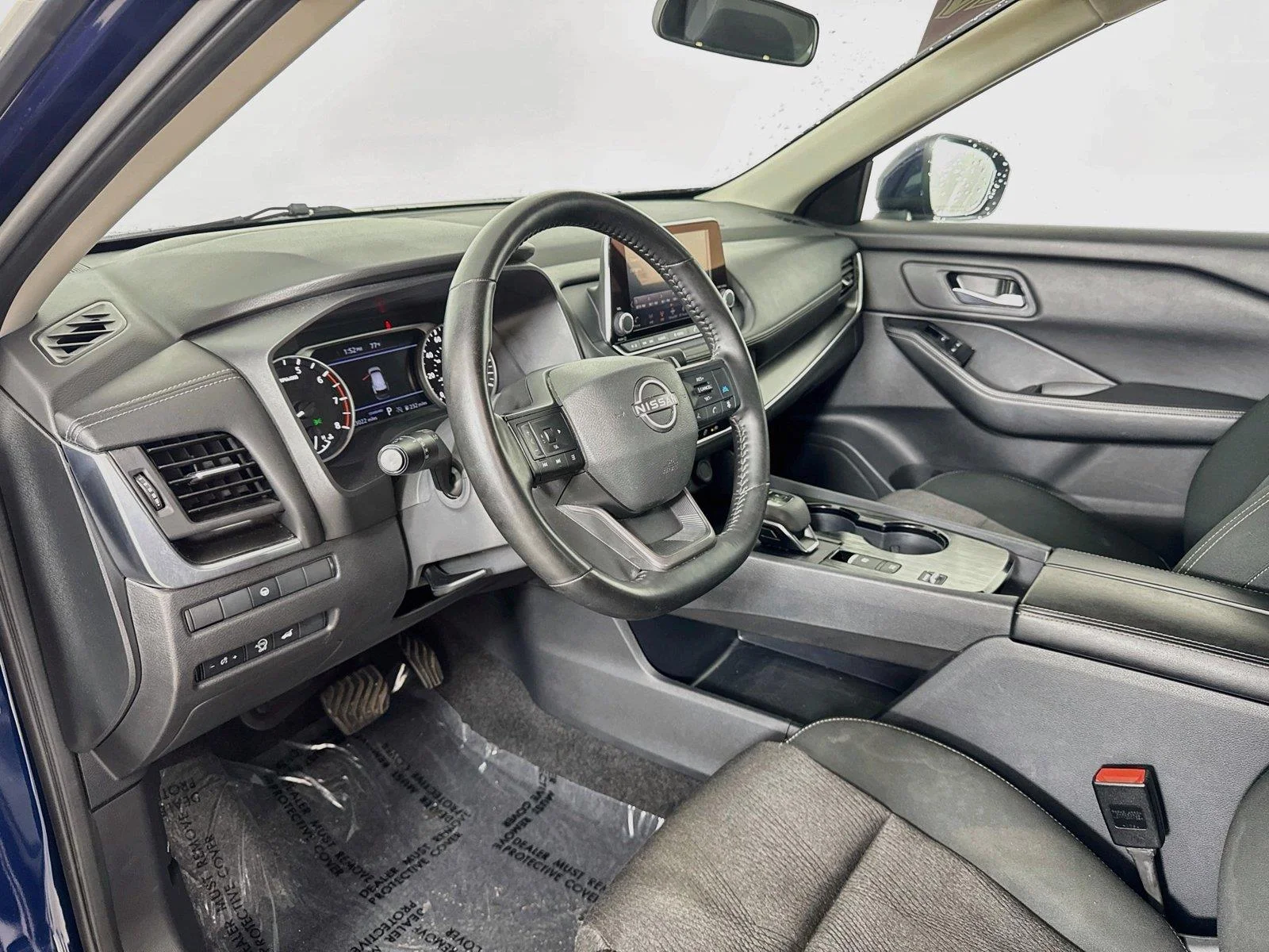 Used 2025 Deep Ocean Blue Pearl Nissan SV image 9