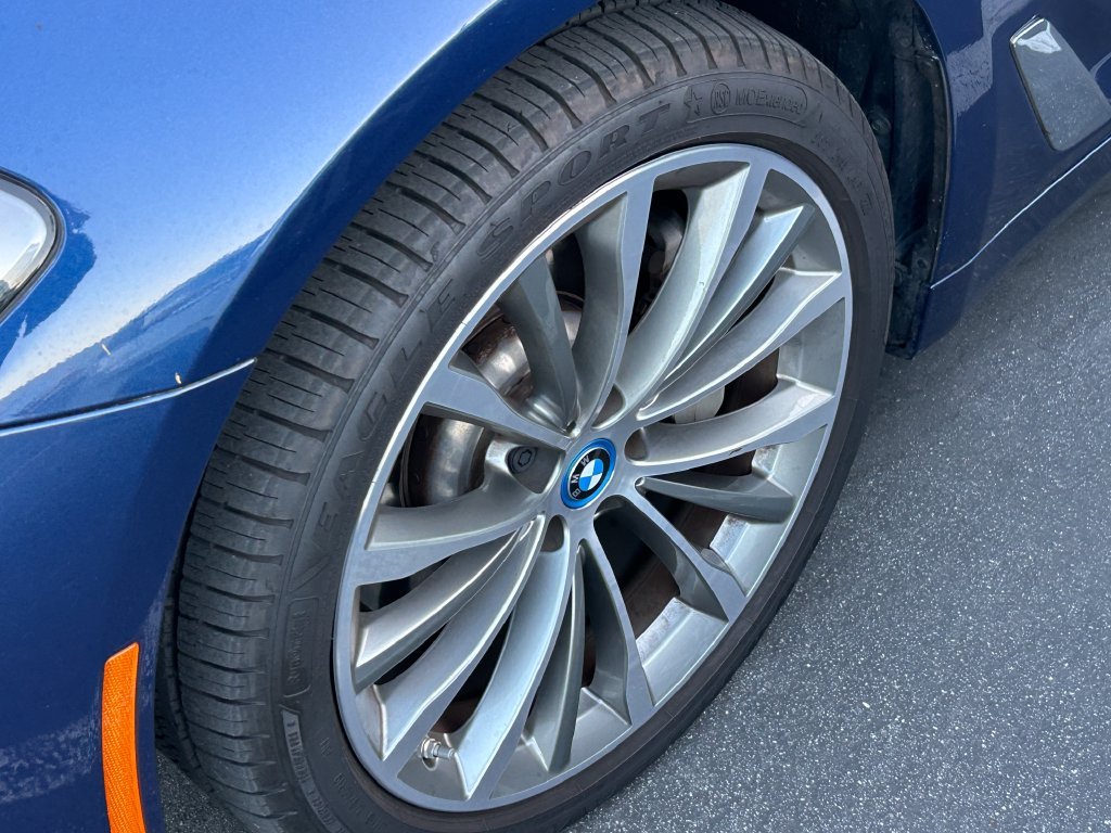 Certified Used 2023 Phytonic Blue Metallic BMW 530e iPerformance image 3