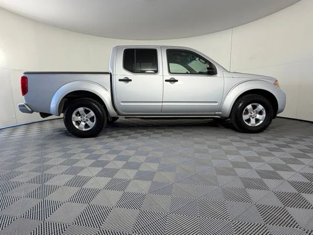 Used 2013 Silver Nissan SV image 6