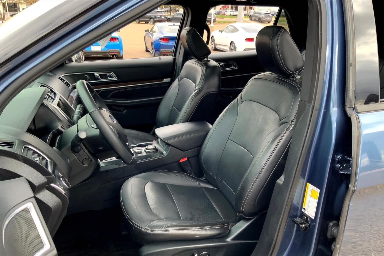 Used 2018 Blue Metallic Ford Limited image 8