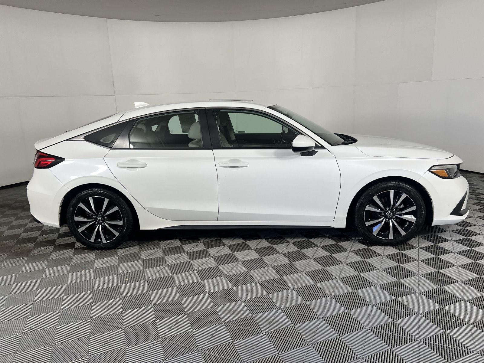 Used 2024 Platinum White Pearl Honda EX-L image 24