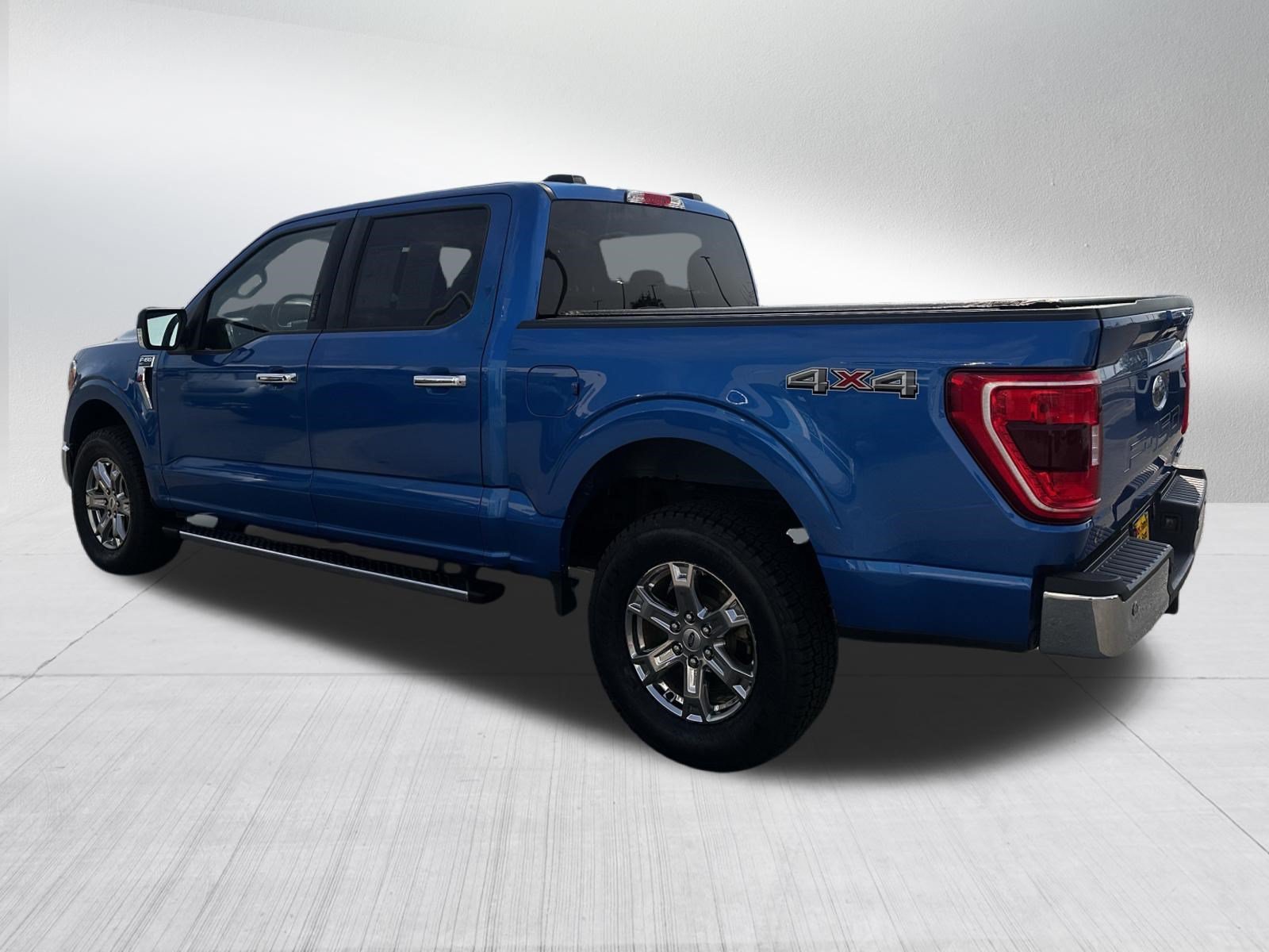Used 2021 Velocity Blue Metallic Ford XLT image 5