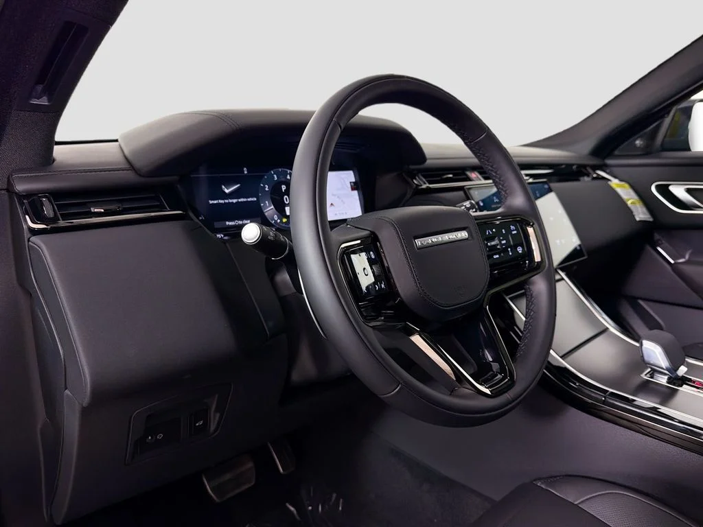 New 2026 Varesine Blue Land Rover Dynamic SE image 9