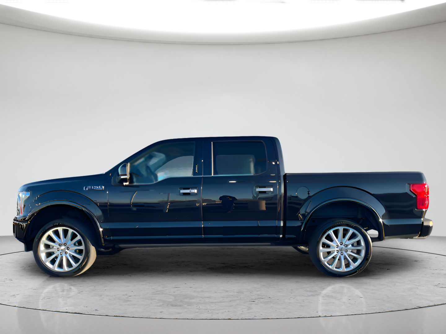 Used 2020 Black Ford Limited image 7