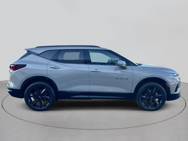 Used 2021 PEWTER METALLIC Chevrolet RS image 4