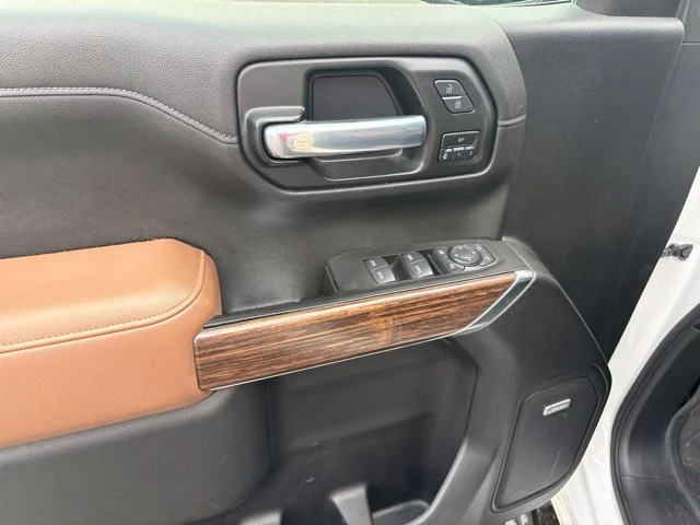 Used 2021 IRIDESCENT PEARL TRICOAT Chevrolet High Country image 29