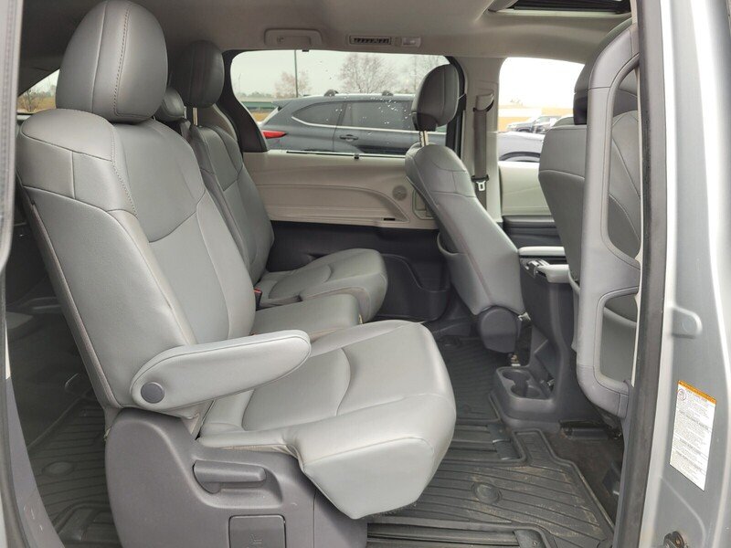 2021 Toyota Sienna XLE - Photo 15