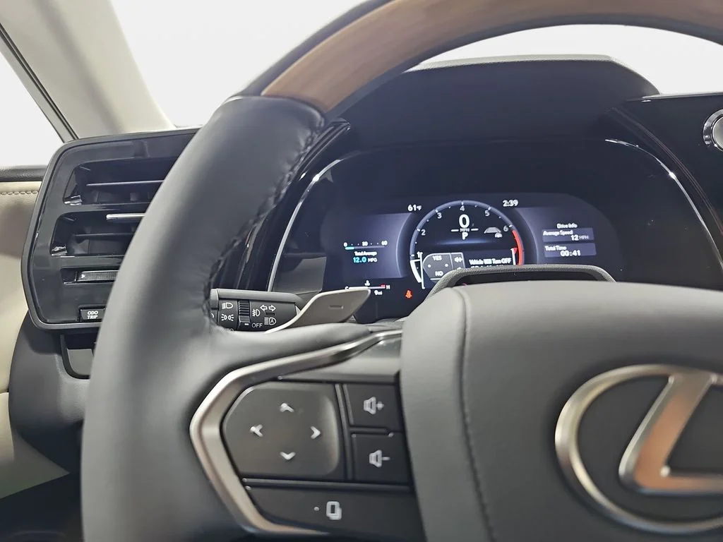 New 2026 Nori Green Pearl Lexus PREMIUM PLUS image 16