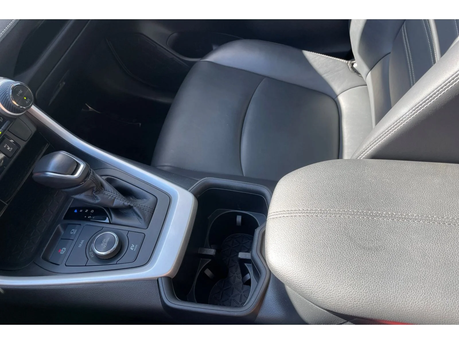 Used 2024 Midnight Black Metallic Toyota Hybrid XLE Premium image 32