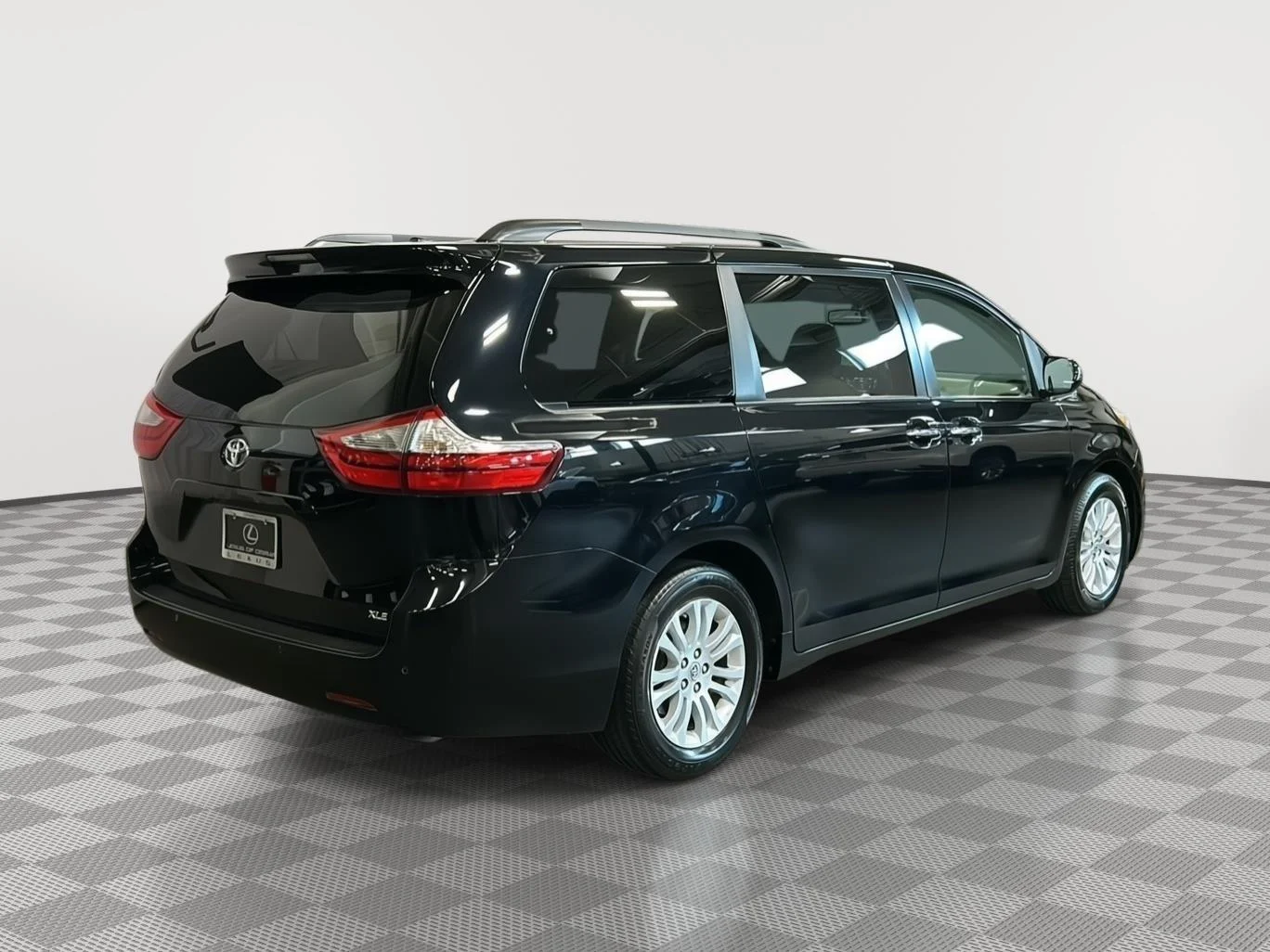Used 2017 Midnight Black Metallic Toyota XLE Premium image 25