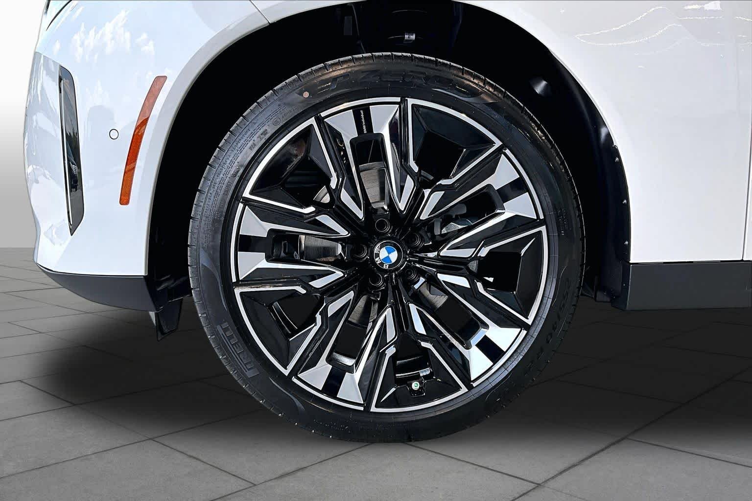 New 2026 Mineral White Metallic BMW 30 xDrive image 11