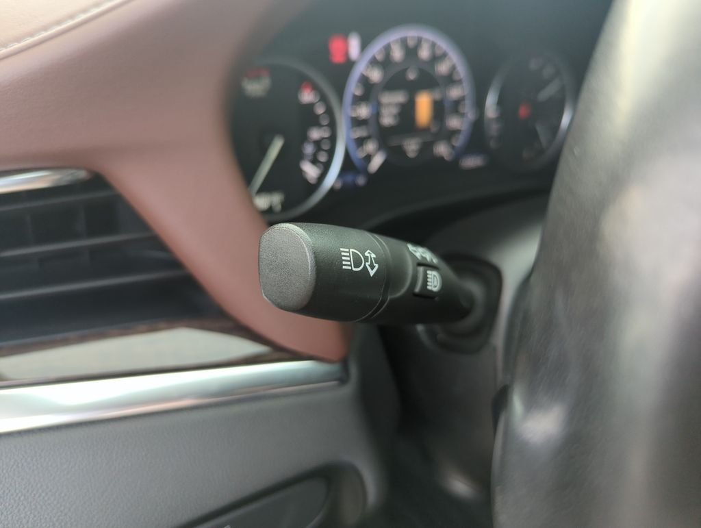 Used 2020 White Buick Avenir image 21