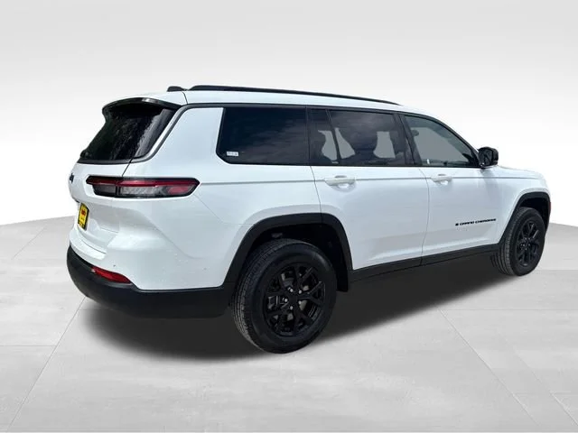 New 2026 Bright White Clear-Coat Exterior Paint Jeep Altitude image 7