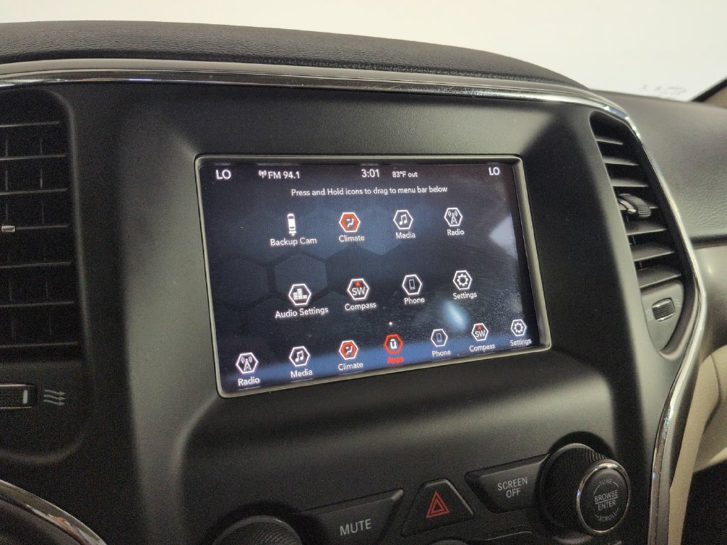 Used 2018 Red Jeep Laredo E image 33