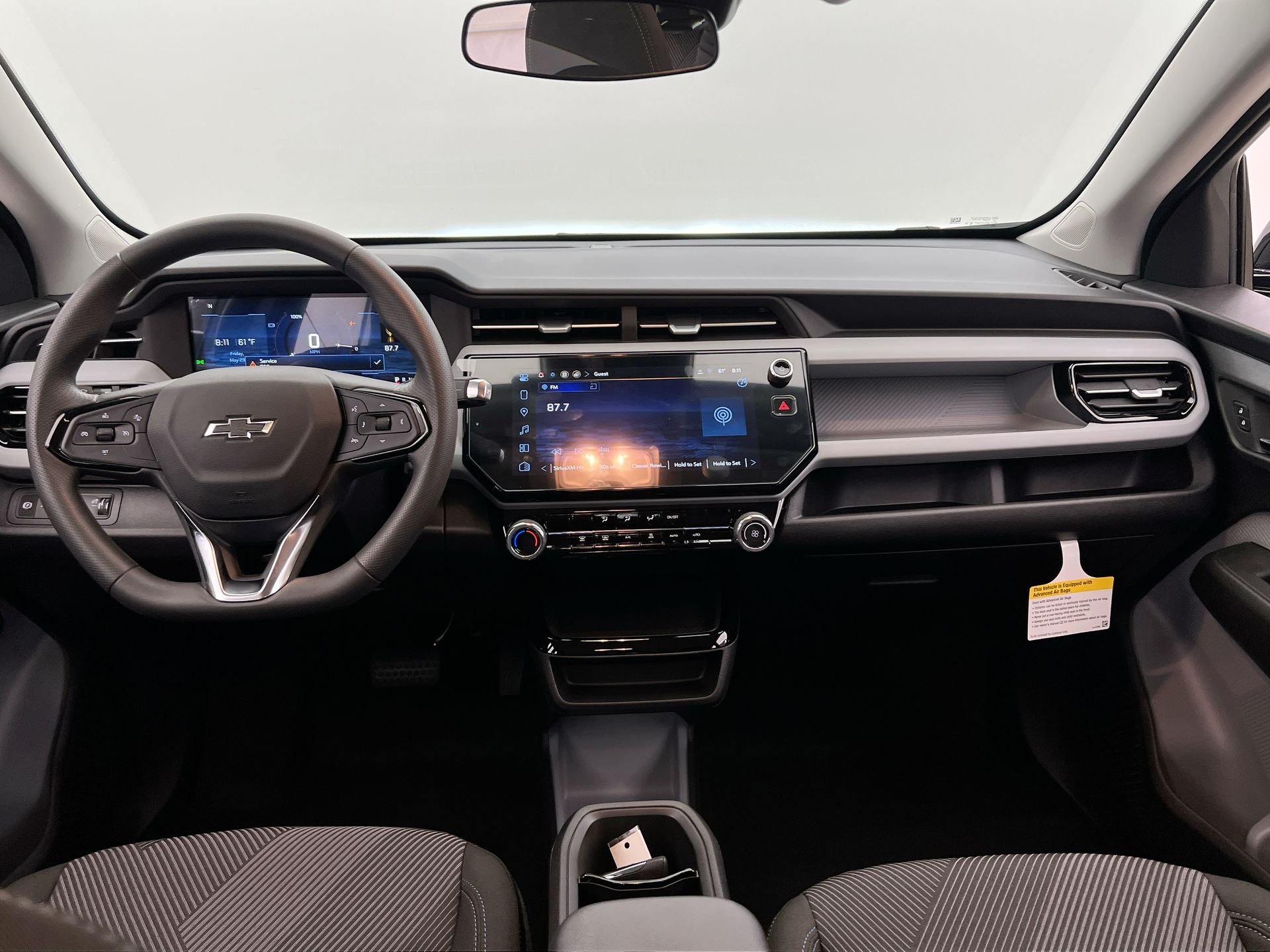 New 2027 Summit White Chevrolet LT image 75