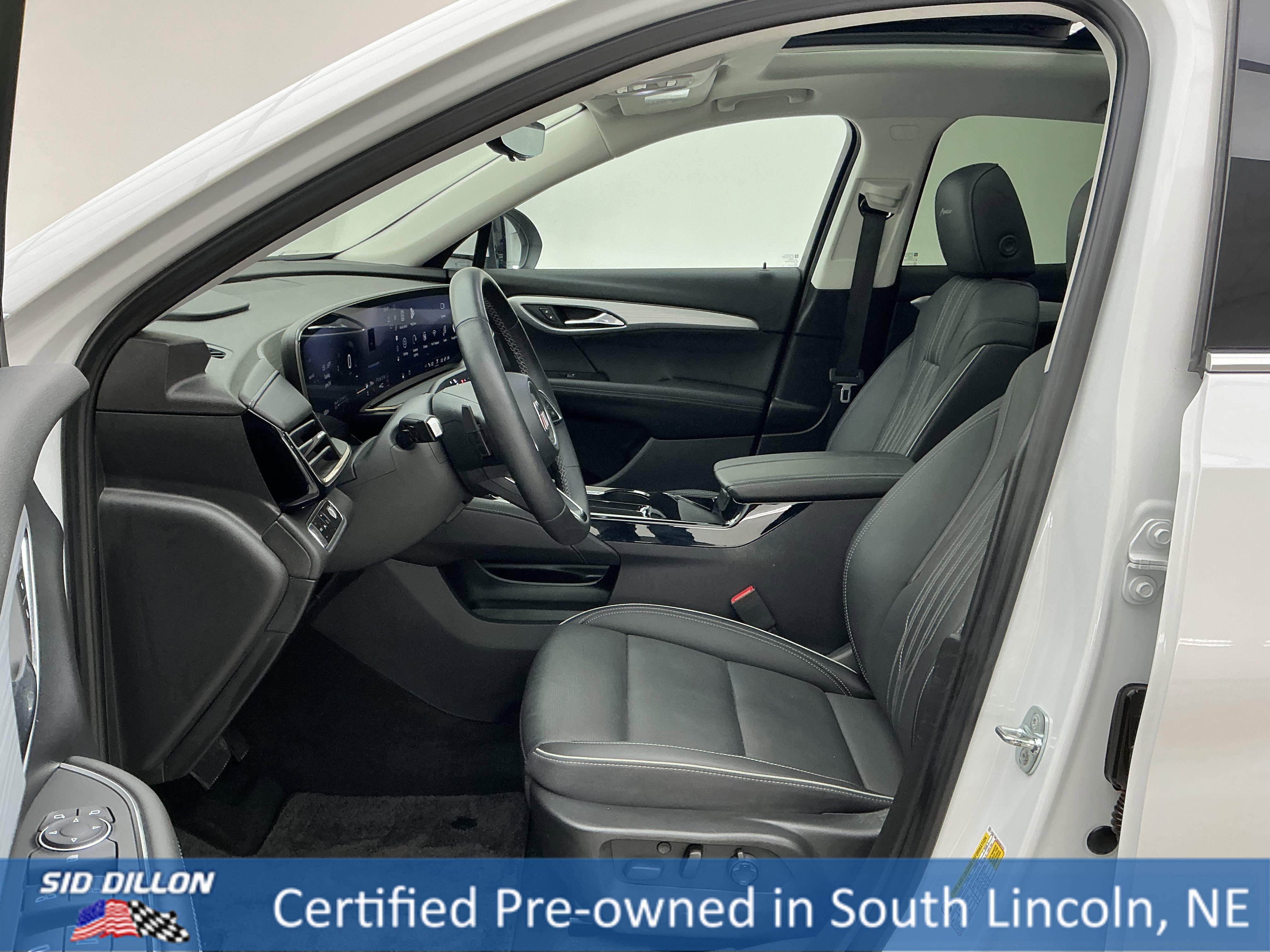 Certified Used 2025 White Frost Tricoat Buick Avenir image 17