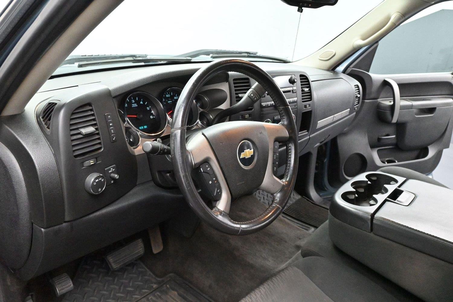 Used 2011 Blue Granite Metallic Chevrolet LT image 12