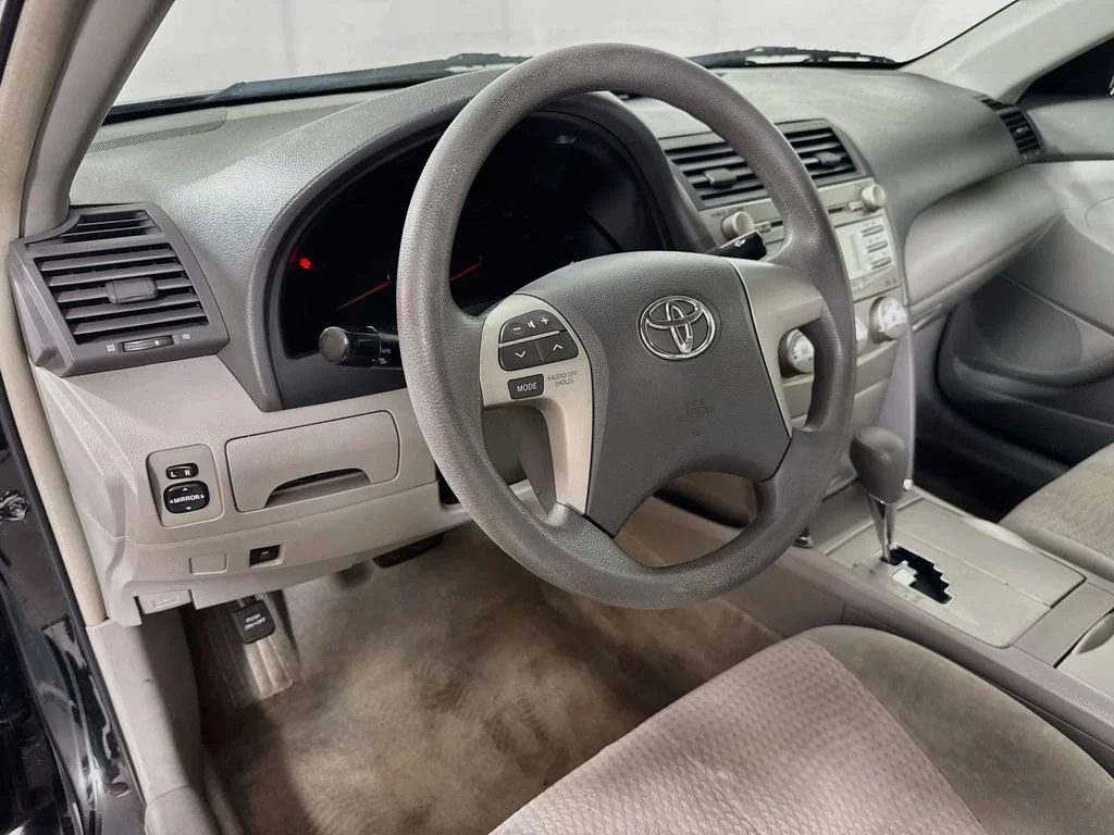 Used 2011 Black Toyota LE image 9