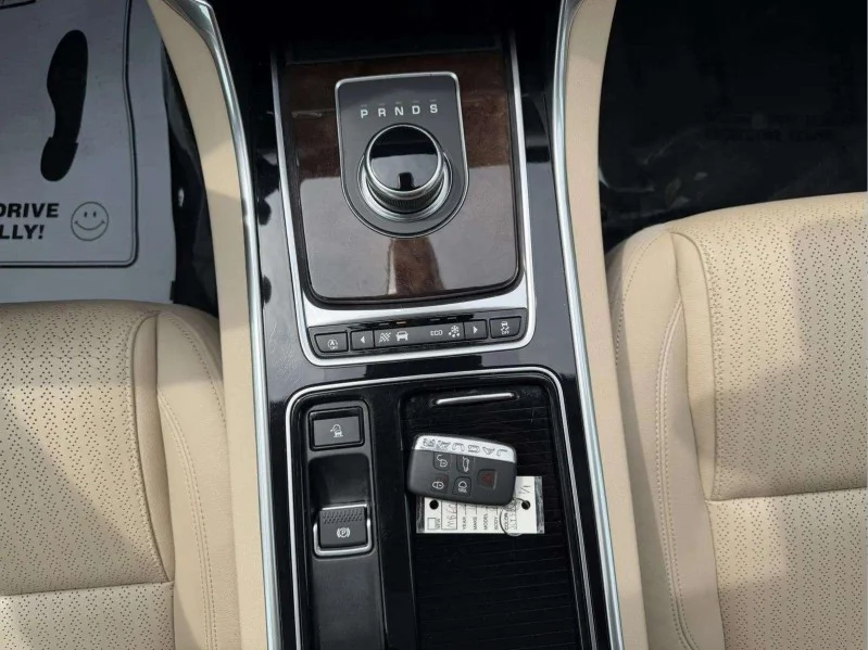 2018 Jaguar XF Prestige - Photo 17
