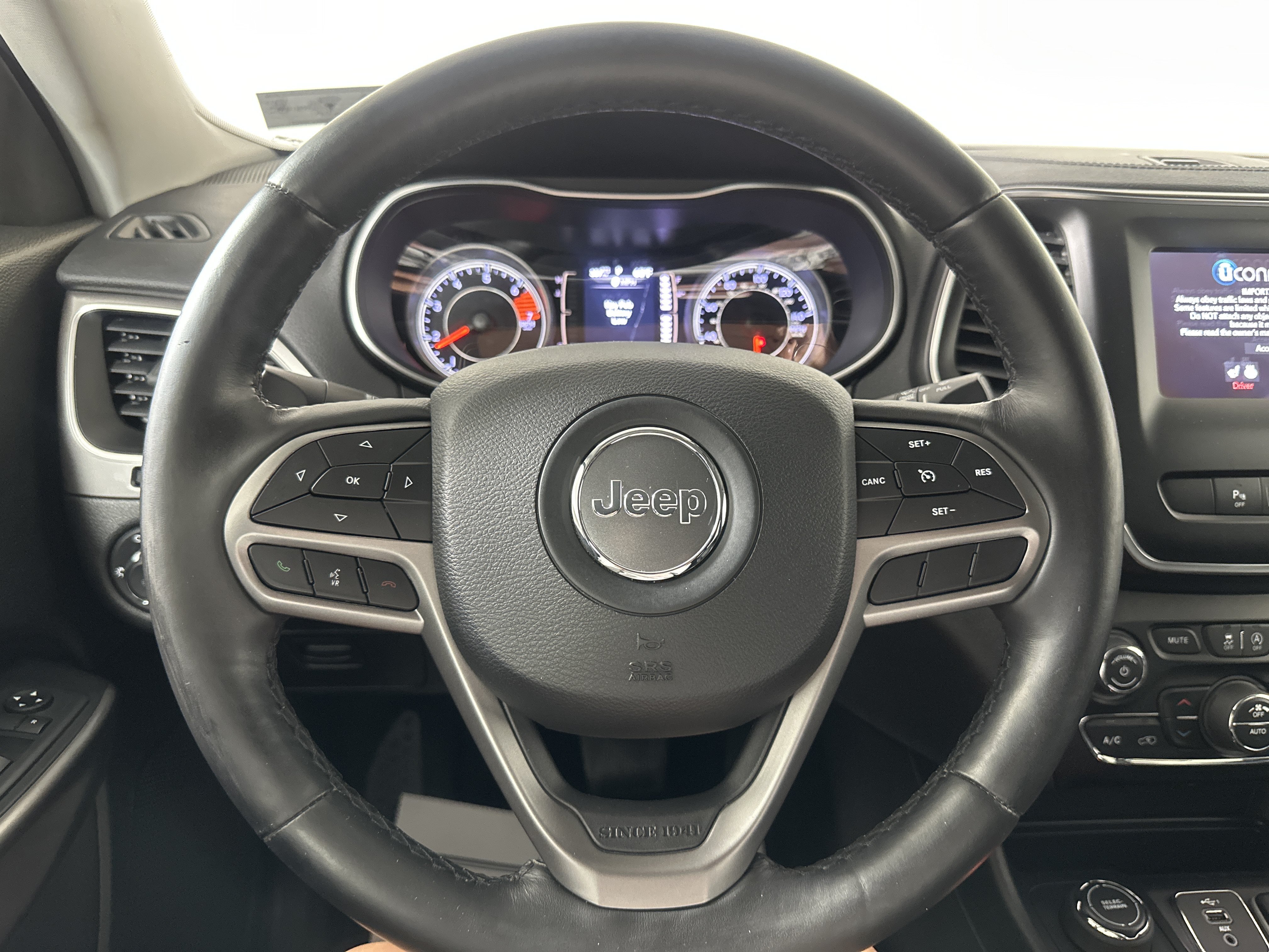 Used 2019 Olive Green Pearlcoat Jeep Latitude Plus image 12