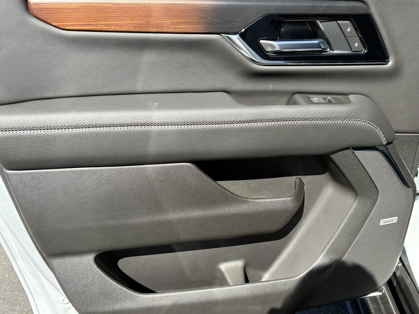 2026 GMC Yukon XL Denali - Photo 16