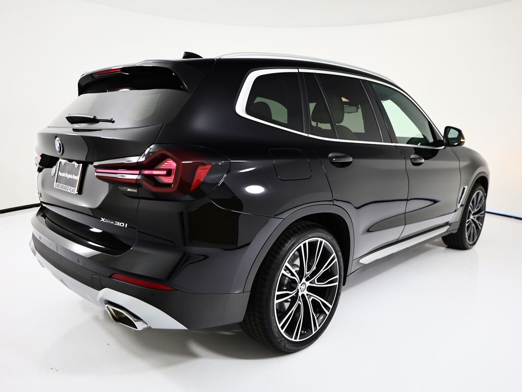 Used 2024 Black BMW xDrive30i image 7