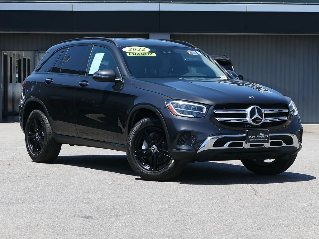 Used 2022 Gray Mercedes-Benz GLC 300 image 1