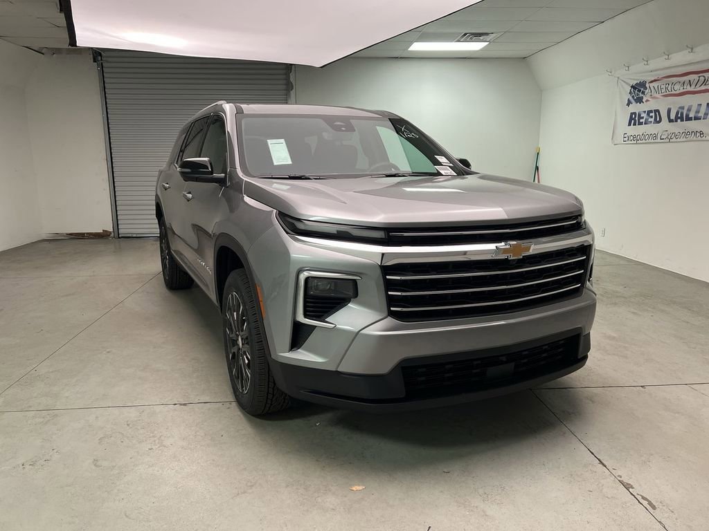 2026 Chevrolet Traverse FWD LT's photo
