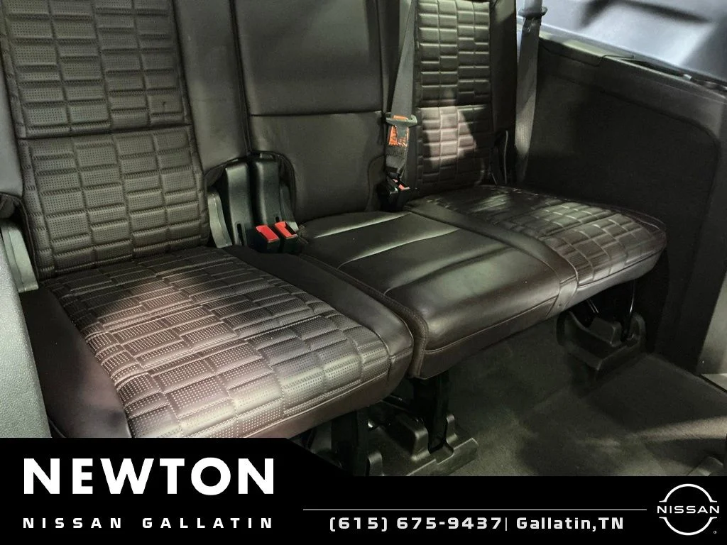 Used 2021 Crystal White Tricoat Cadillac Sport Platinum image 23