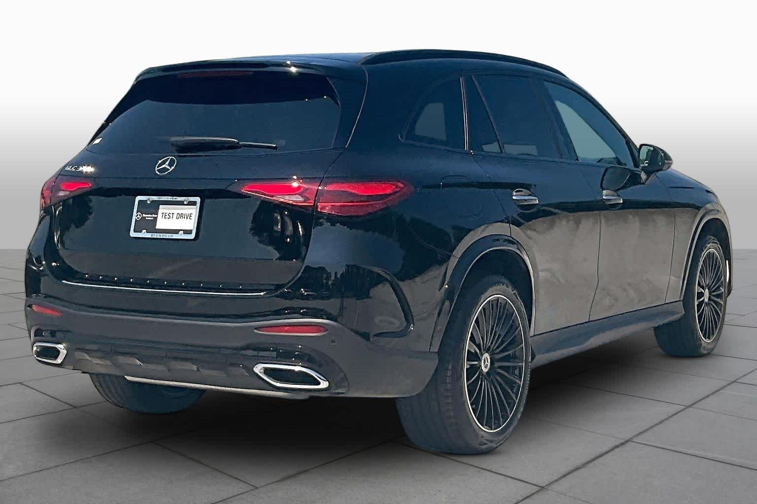 Used 2026 Obsidian Black Metallic Mercedes-Benz GLC 300 image 12