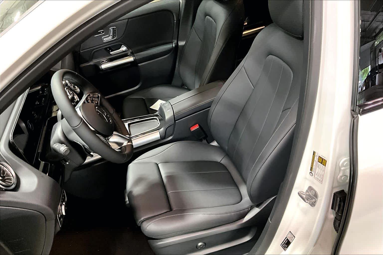 New 2026 Polar White Mercedes-Benz GLA 250 image 14