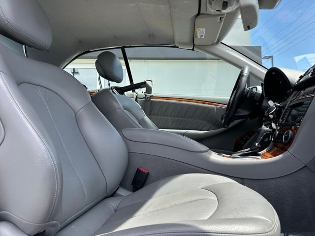 Used 2008 Gray Mercedes-Benz CLK 550 image 14