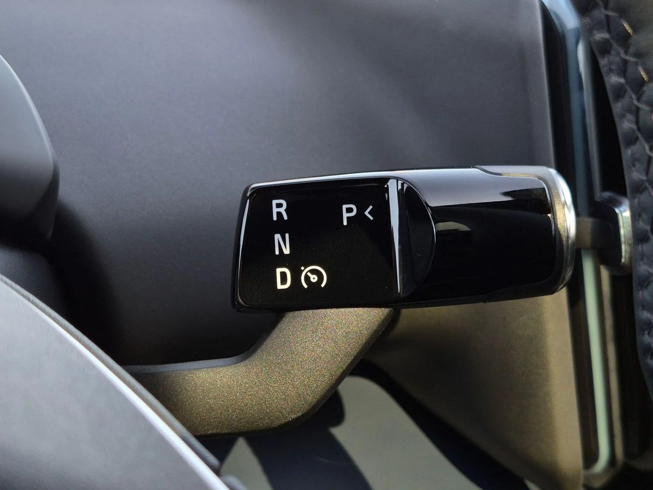 Used 2026 Vapour Grey Volvo Plus image 20