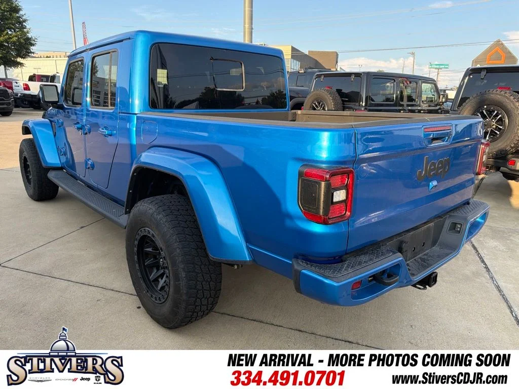 Used 2022 Blue Jeep Overland image 8