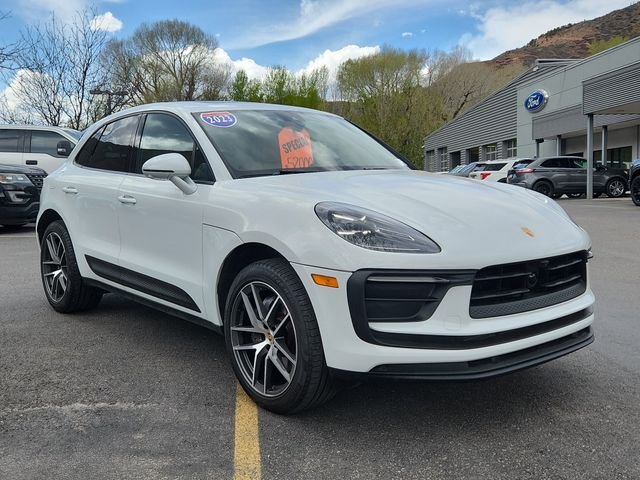 2023 Porsche Macan's photo