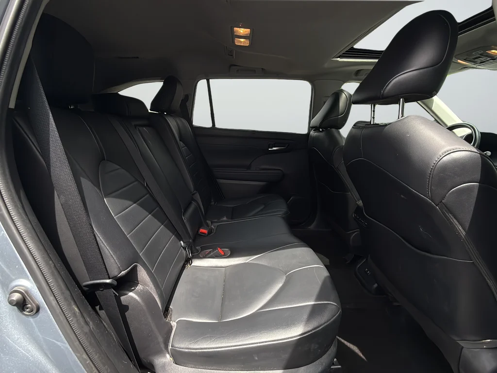 Used 2021  Toyota XLE image 9