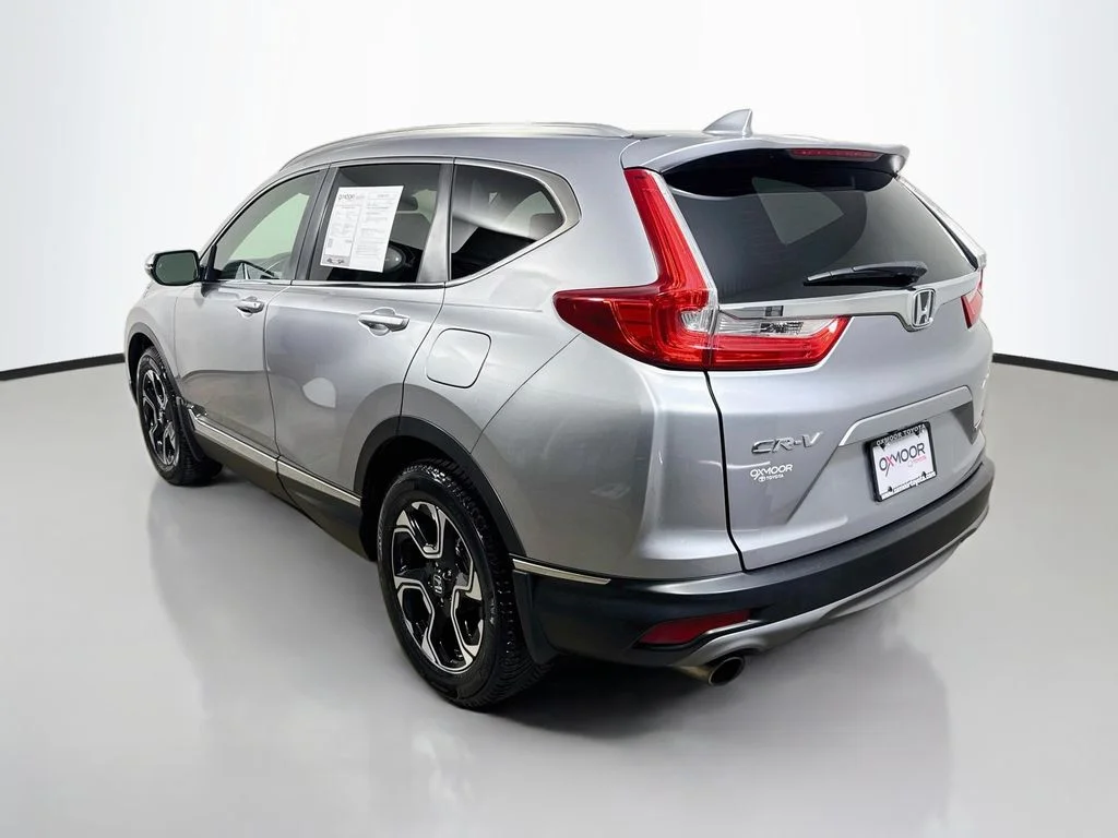 Used 2019 Lunar Silver Metallic Honda Touring image 5