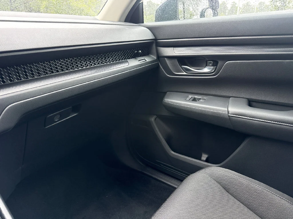 2025 Honda CR-V LX - Photo 18