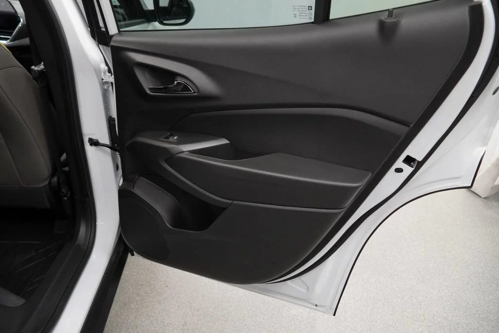 New 2026 Summit White Chevrolet ACTIV image 25