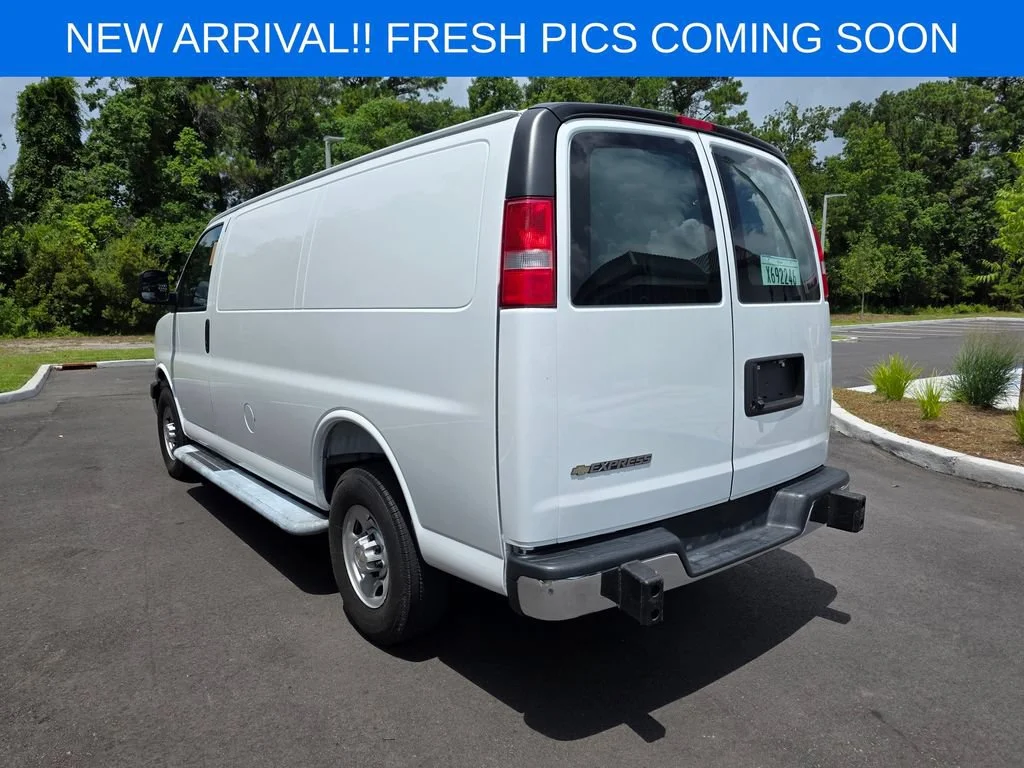 Used 2025 Summit White Chevrolet WT image 6