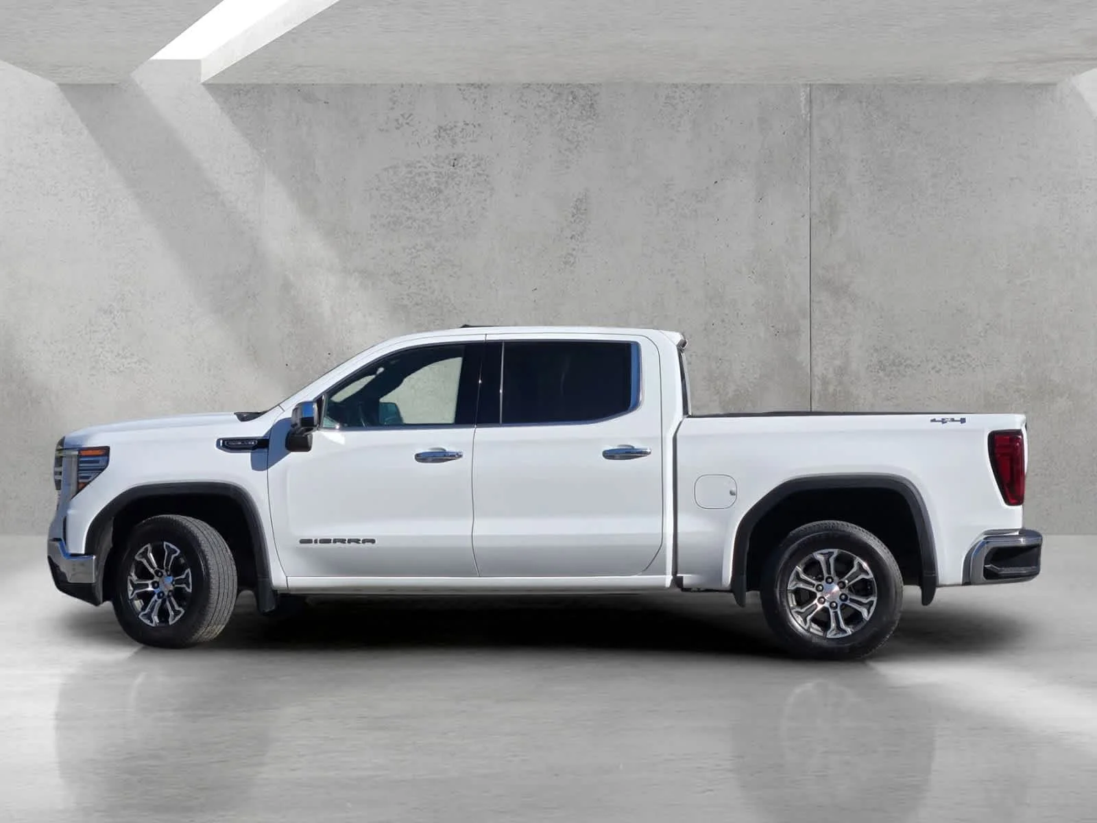 Used 2024 Summit White GMC SLT image 7