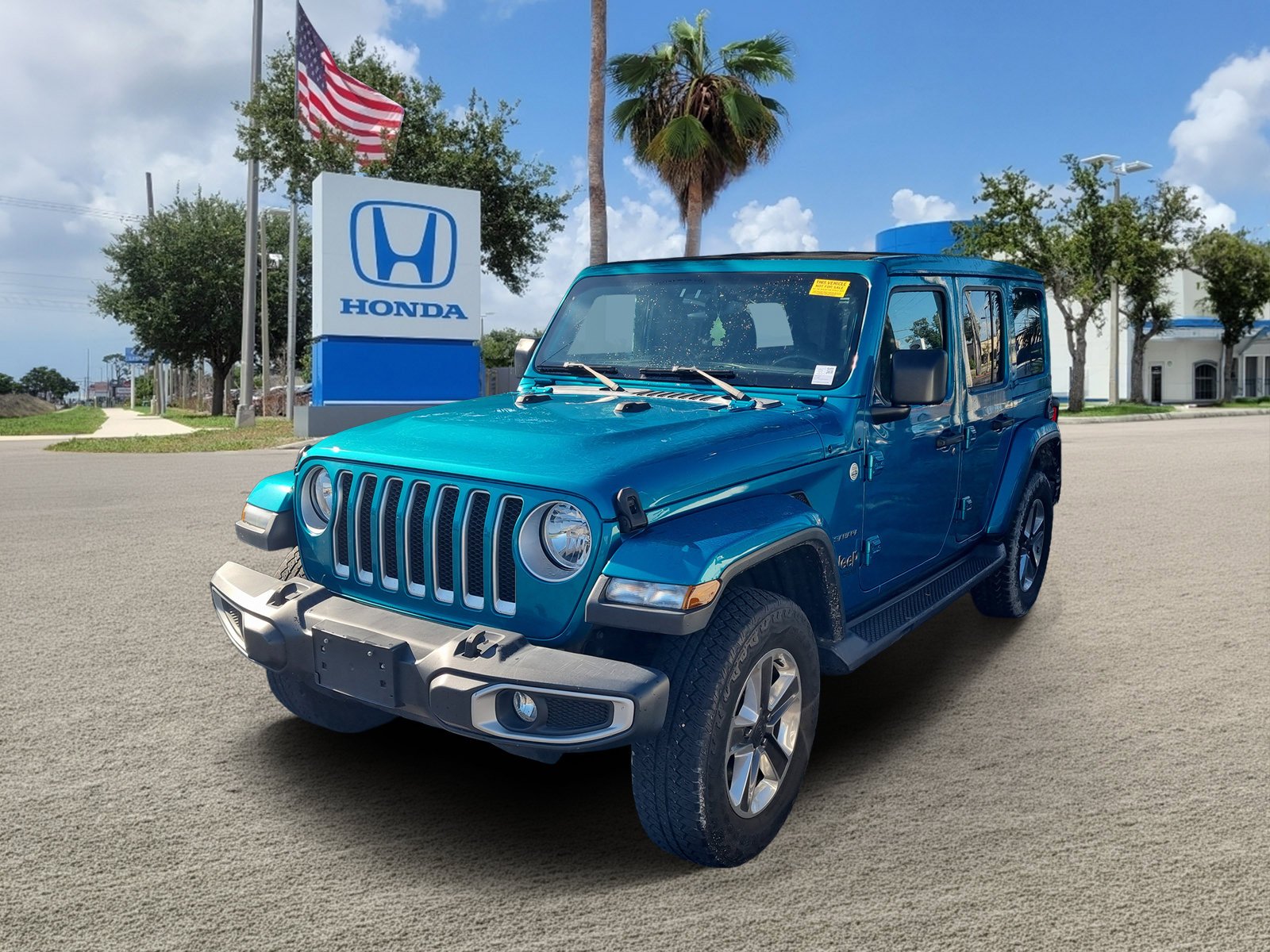 Used 2020 Bikini Pearlcoat Jeep Sahara image 4