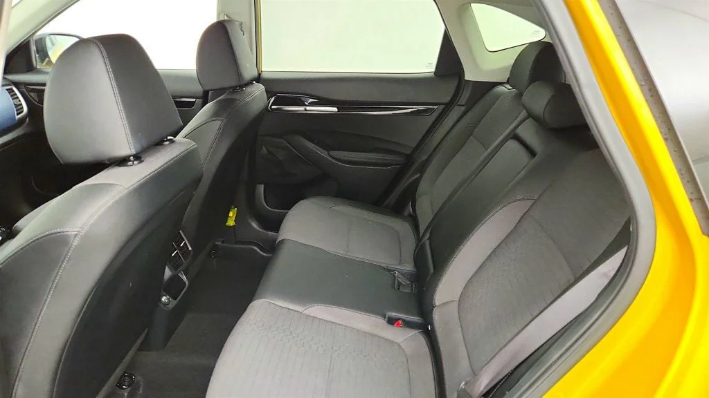 Used 2023 Starbright Yellow/Black Roof Kia S IVT AWD w/ Navigation Pkg & Illuminated Sills image 20