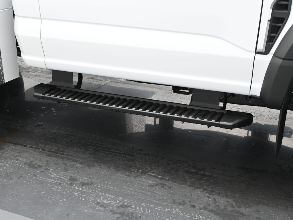 New 2025 Oxford White Ford XL image 23