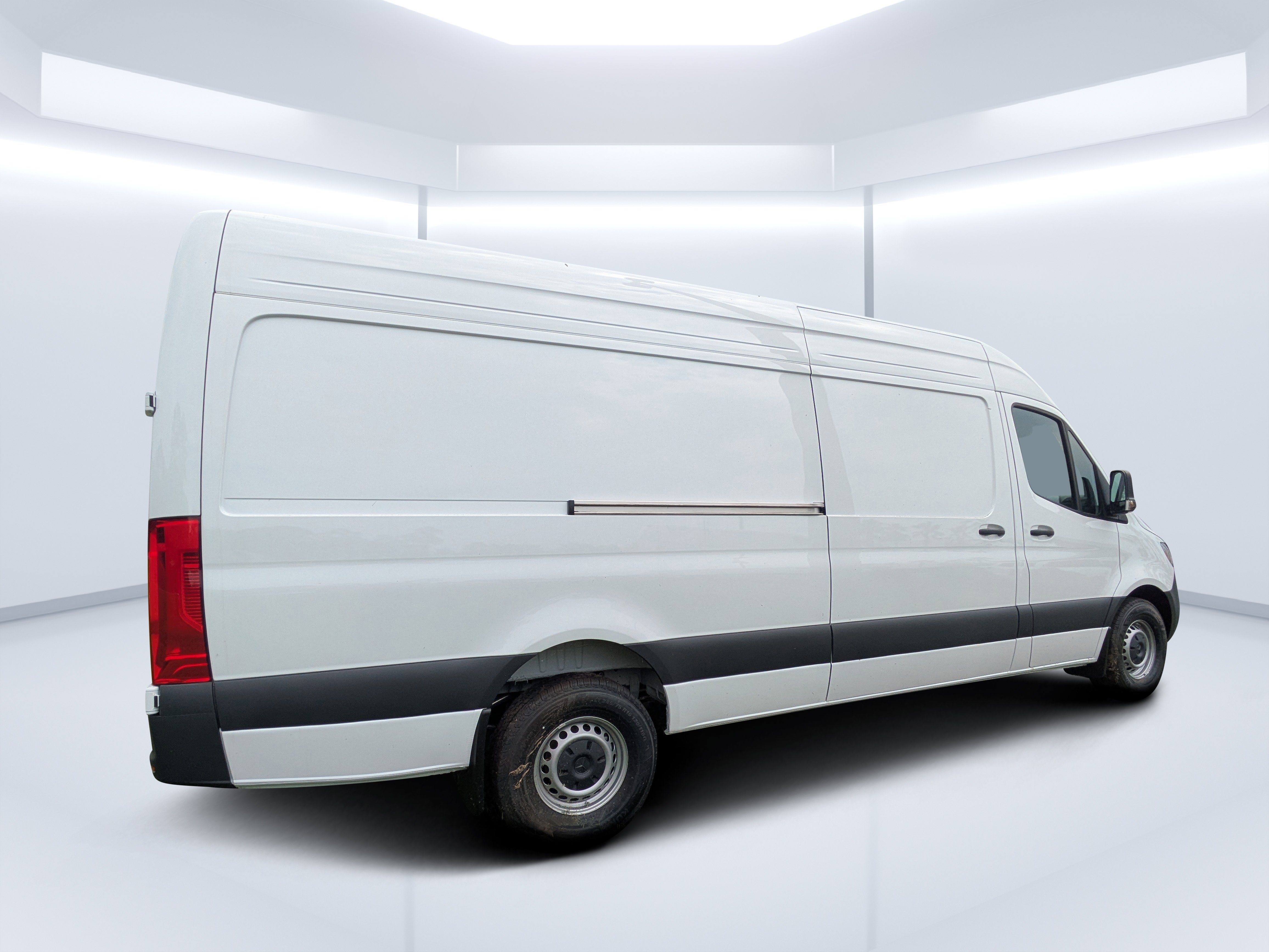 New 2026 Arctic White Mercedes-Benz Cargo 170 WB image 25